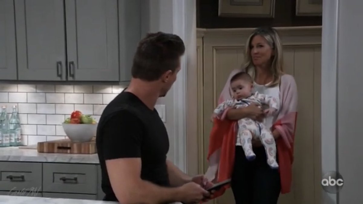 dare2dream515's tweet image. Donna Courtney &amp;amp; her godfather 

#spamfest cause what a freaking ADORABLE baby! #jasondonna #godfatherjason #carlybabesYT