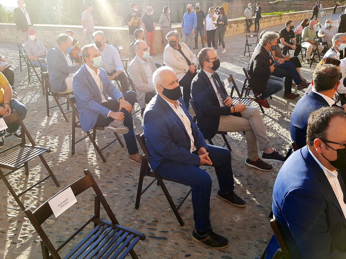 PD_Lleida's tweet photo. Avui el @PD_Lleida i @PD_TerresLleida assisteixen a l’acte institucional de la #Diada2021 al @TuroSeuVella. https://t.co/tsJyHqhy0q