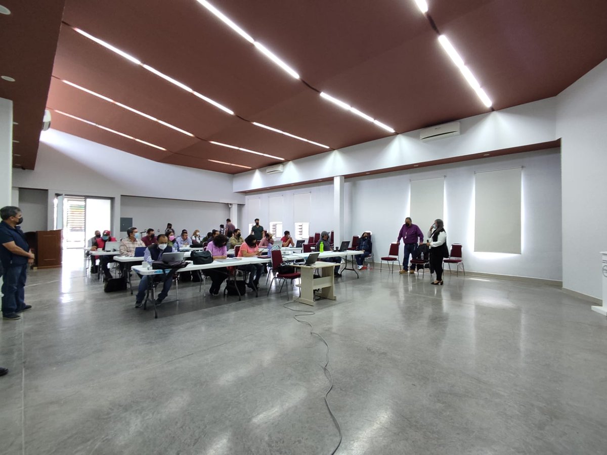 MUAC_GTO's tweet photo. EL día de hoy continuamos con la jornada de capacitación a los técnicos del Programa @MUAC_GTO de la @SDAyR_GTO, con el fin del brindar un mejor servicio a los productores de Guanajuato. 

Los temas: Lineamientos en el uso de energía eléctrica y Trámites en línea ante CONAGUA. https://t.co/qy8Xah5f2W