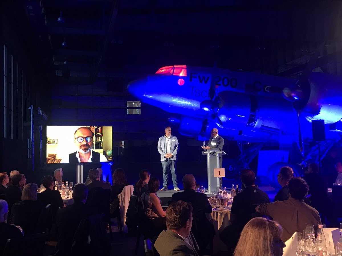 Herzlichen Glückwunsch an den Hugo-Junkers-Preisträger 2021 Dirk Schneider des <a href="/mdrde/">mdrde</a> für seinen Beitrag über den <a href="/LEJ_Airport/">LeipzigHalle Airport</a>. Schaut selbst. mdr.de/tv/programm/se…. Beste Grüße aus Berlin.  Toller Beitrag - Luftfahrt begeistert.