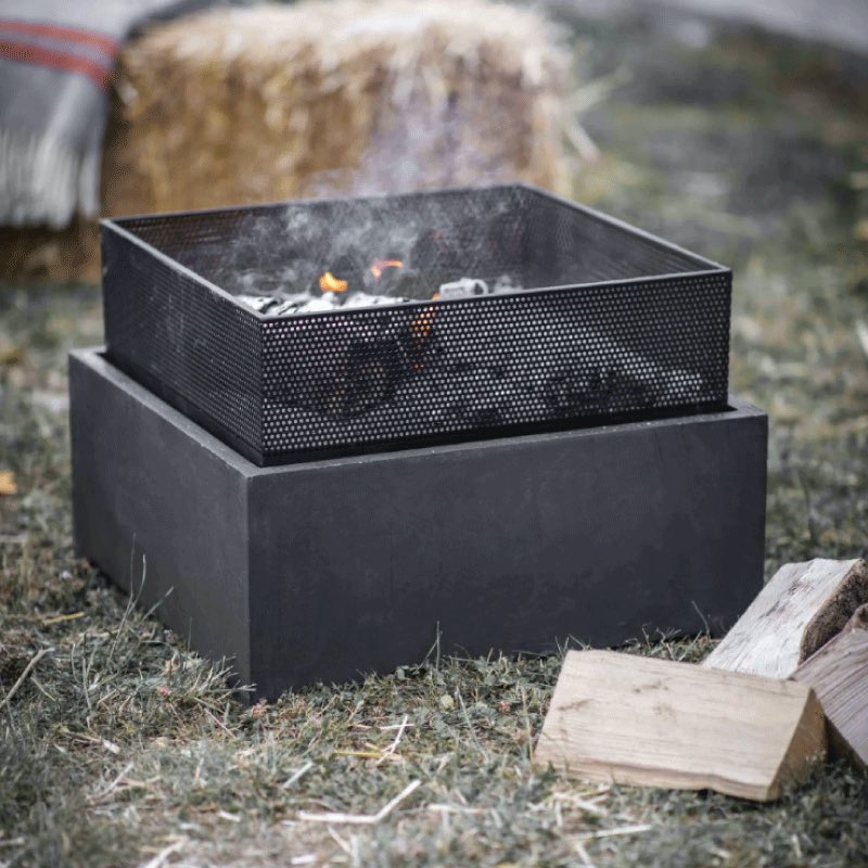 We love these fire pits to huddle round when the sun goes down. 

Free delivery too!! 

bennettsofderby.co.uk/product/lyneha…

#firepit #autumnvibes