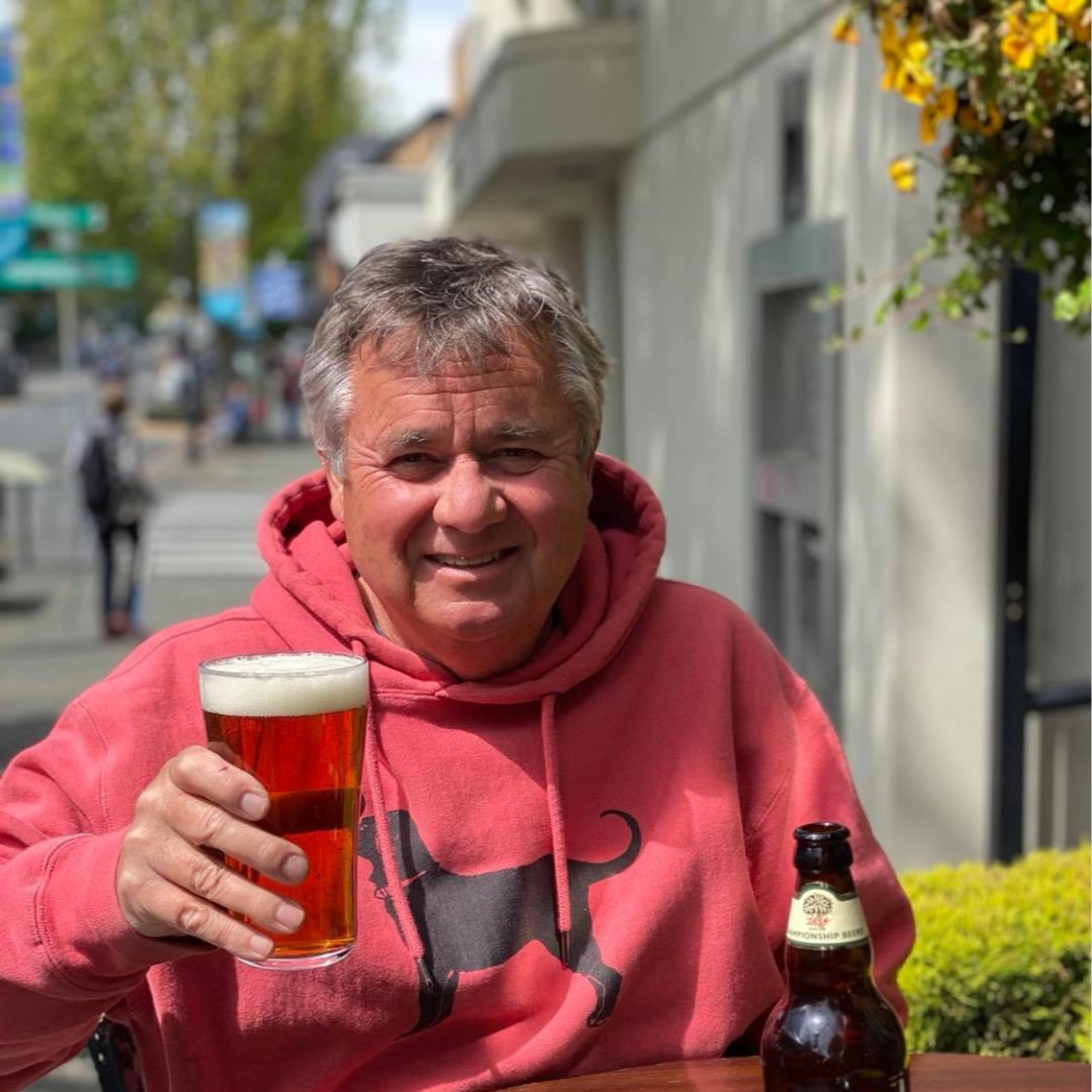 Better days are coming. They’re called Saturday and Sunday. Here's to a great weekend. 
#cheers #weekend #happyhour #weekendvibes #beer #pennyfarthingpub