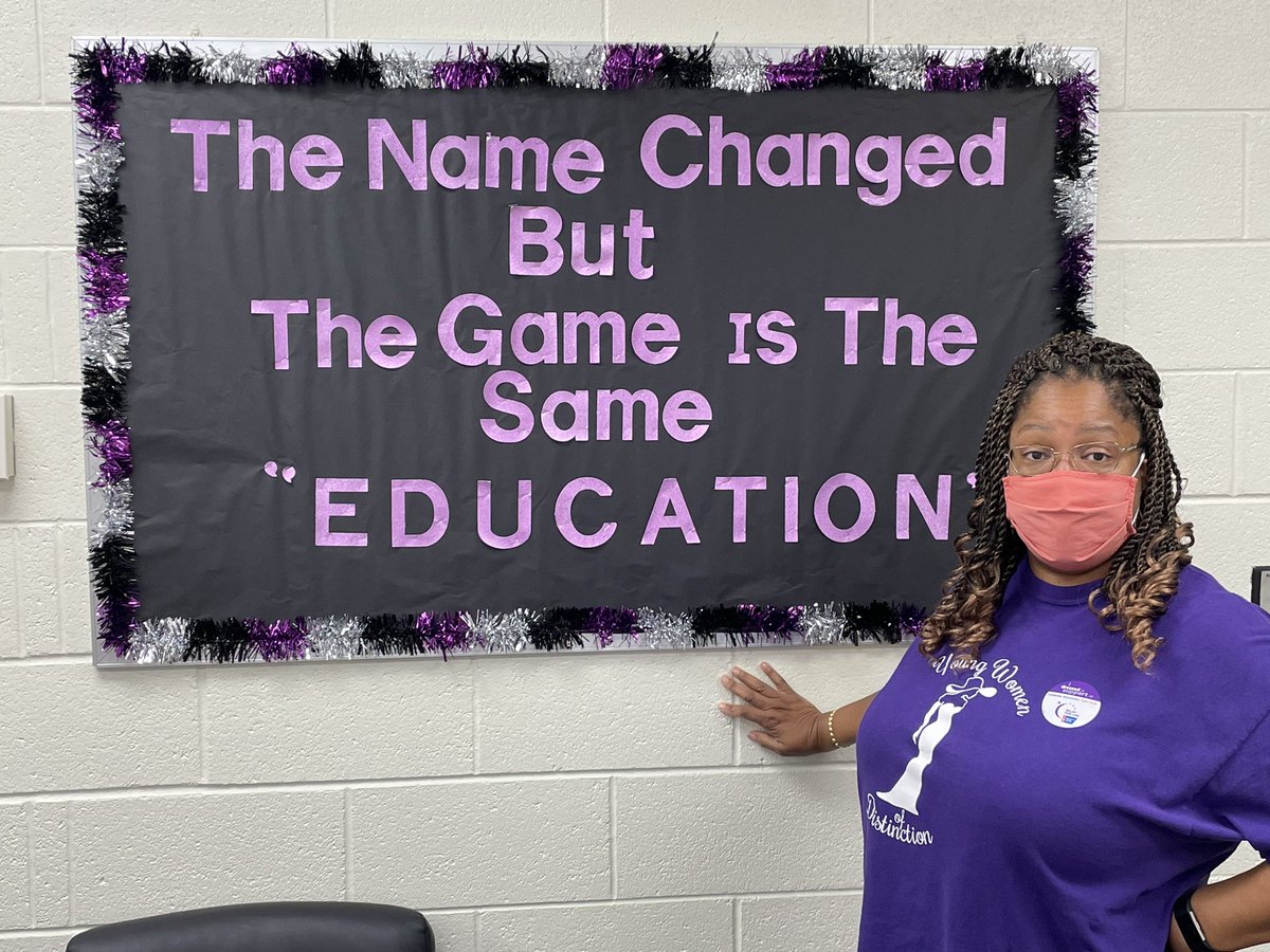 FMSNNPS's tweet photo. We did it! Our First Friday at #FMS! What a great start to this new school year! #NewNameSameGame ! 💜🤍 https://t.co/nqmmabJgFn