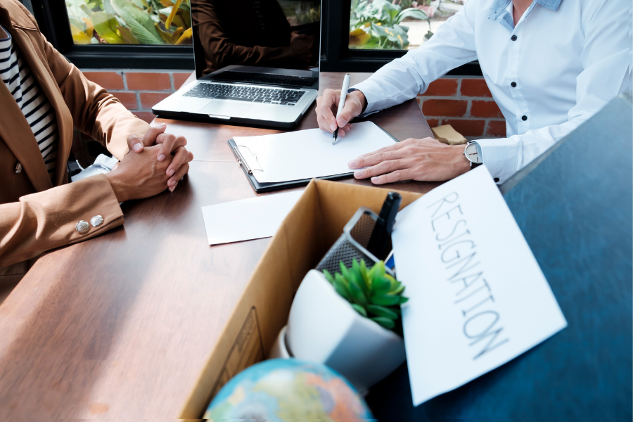 MarcBautis's tweet photo. If you or your spouse are thinking about joining “The Great Resignation” movement, here’s how you can determine if retiring early is financially responsible for you and your family. https://t.co/5vtdE4jFYG #BautisFinancial #TheGreatResignation #RetiringEarly https://t.co/mZfElFGgss