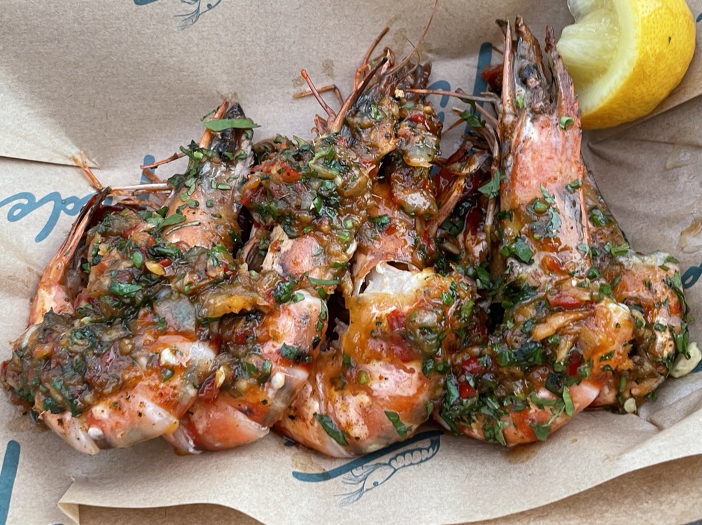 KeithTotp's tweet photo. Go to the beach.
Bump into Cool People.
Eat Spicy Prawns.
#FullyRecommended
#WhatATimeToBeAlive https://t.co/s0ObtDjpKf