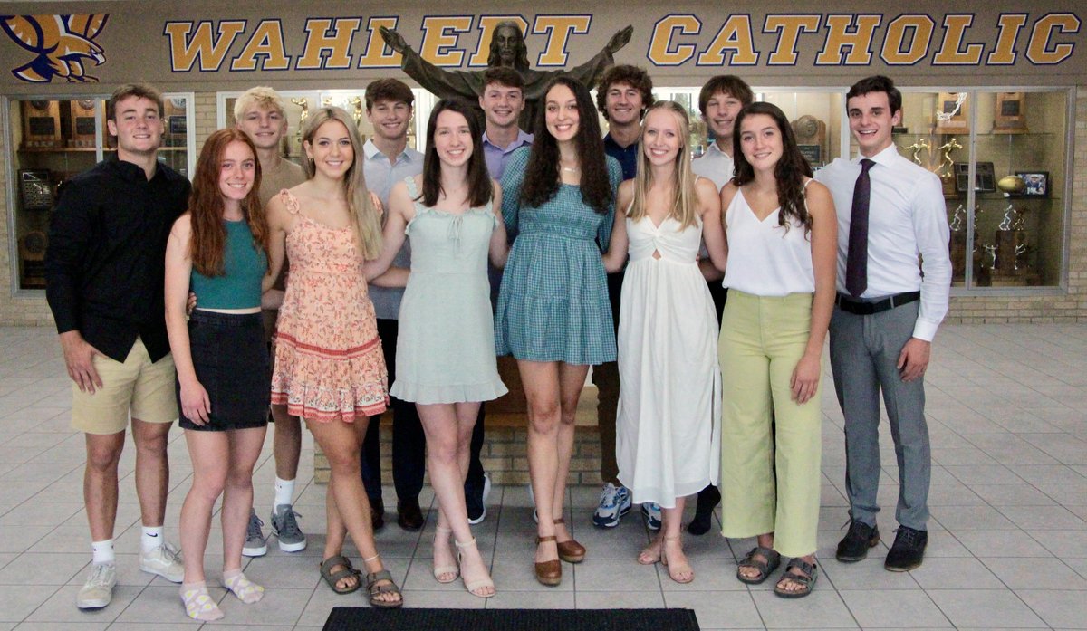 WCHS_Gleaner's tweet photo. Congratulations to the 2021-2022 Homecoming Court: Ellie Kirby, Ella Olberding, Tessa Berning, Anna Sigwarth, Ava Anderson, Alana Duggan, Mia Kunnet, Kaiden Knockel, Brant Perry, John Freiburger, Ian Borelli, Carson Cummer, Jackson Haugen, &amp; Johnny Freund. https://t.co/HRZ55yxgHT