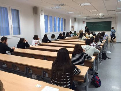 💣Nuevo atentado político contra la Educación: La eliminación de los exámenes de la ESO dinamita la cultura del esfuerzo y el trabajo. 👎El Gobierno intenta maquillar con esta maniobra las tasas del fracaso y el abandono escolar. 
Conseguir las metas ya no cuesta nada, todo vale.