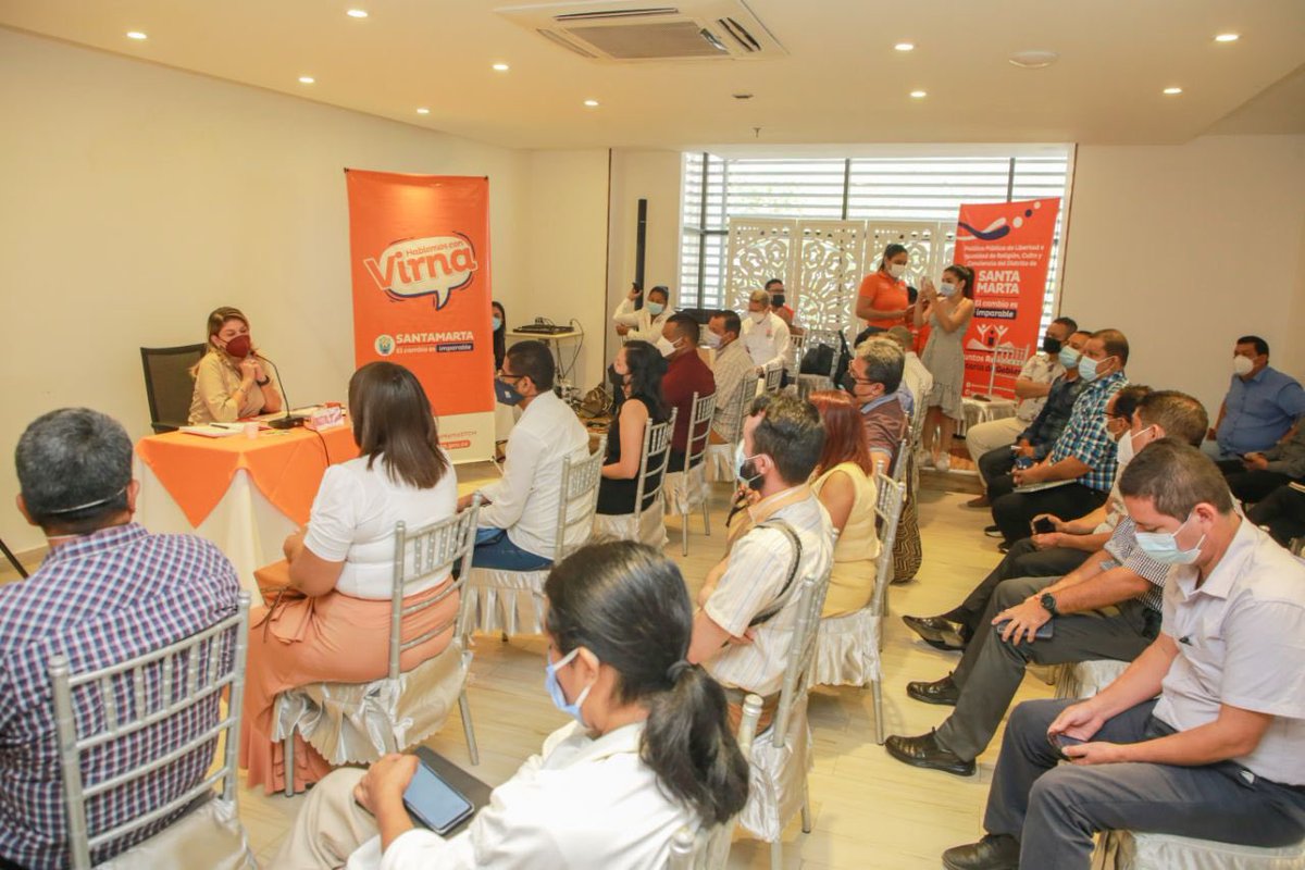 VirnaJohnson's tweet photo. Realizamos un #HablemosConVirna junto a 30 líderes de las diferentes entidades y organizaciones religiosas; acordamos trabajo en equipo, especialmente en la oferta social del Distrito enfocado a los jóvenes samarios, para nosotros es importante su participación en estos espacios. https://t.co/c8m77EVeSz