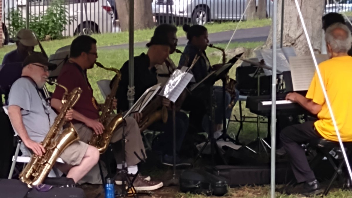 roxbury02121's tweet photo. Caught #MakandaProject practicing for their concert tomorrow at #FirstChurch #JohnEliotSquare #Roxbury
https://t.co/oLCiFqzMb2 https://t.co/wppyOtAAjB