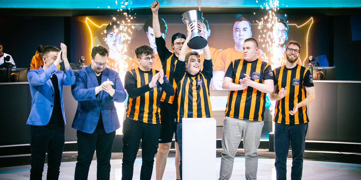 Największy grecki crusher tweet media