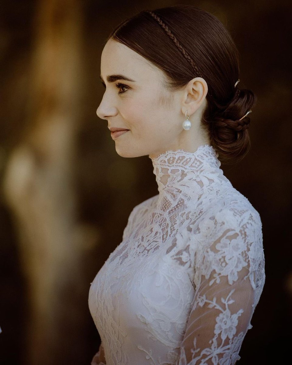 merderlife_'s tweet image. Lily Collins sembra una principessa
