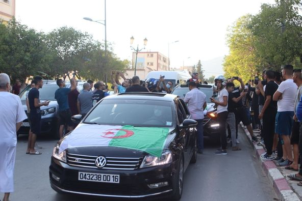 🔴 يعطيكم الصحة ناس باتنة 🇩🇿💚