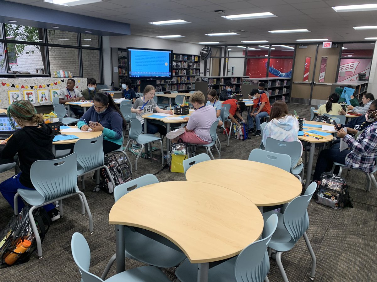 LabayMsLibrary's tweet image. Happy Friday from the library @LabayMS! #CFISDlibraries @CyFairLibraries