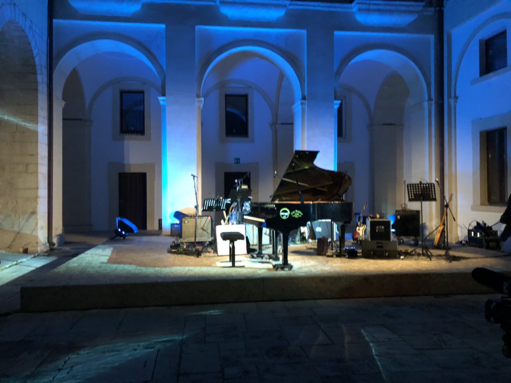 DaniMastrandrea's tweet image. Only you are missing 💕

_________

#pianotime #pianomusic #classicalmusic #classicalmusician #classicalpiano #classicalpianist #composer #composerlife #composition #compositions #pianoforte #pianolover #piano #musician #pianist #pianistas #pianistlife #pianista #composers