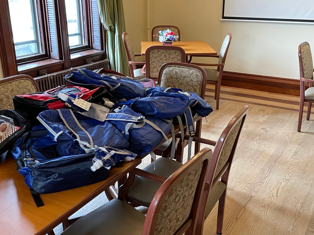 MASrConnection's tweet photo. This week we stopped by the Clinton Senior Center to donate toys, backpacks, and school supplies for their Grandparents Day Luncheon! We're proud to support #grandparents and #grandchildren in #CentralMA with the help of some fantastic partners π #Aging #SeniorConnection https://t.co/RvCrVdTxVX