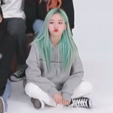 soulwonthinkr's tweet photo. tiny gowon passing through your timeline https://t.co/k9y8CTWJiP