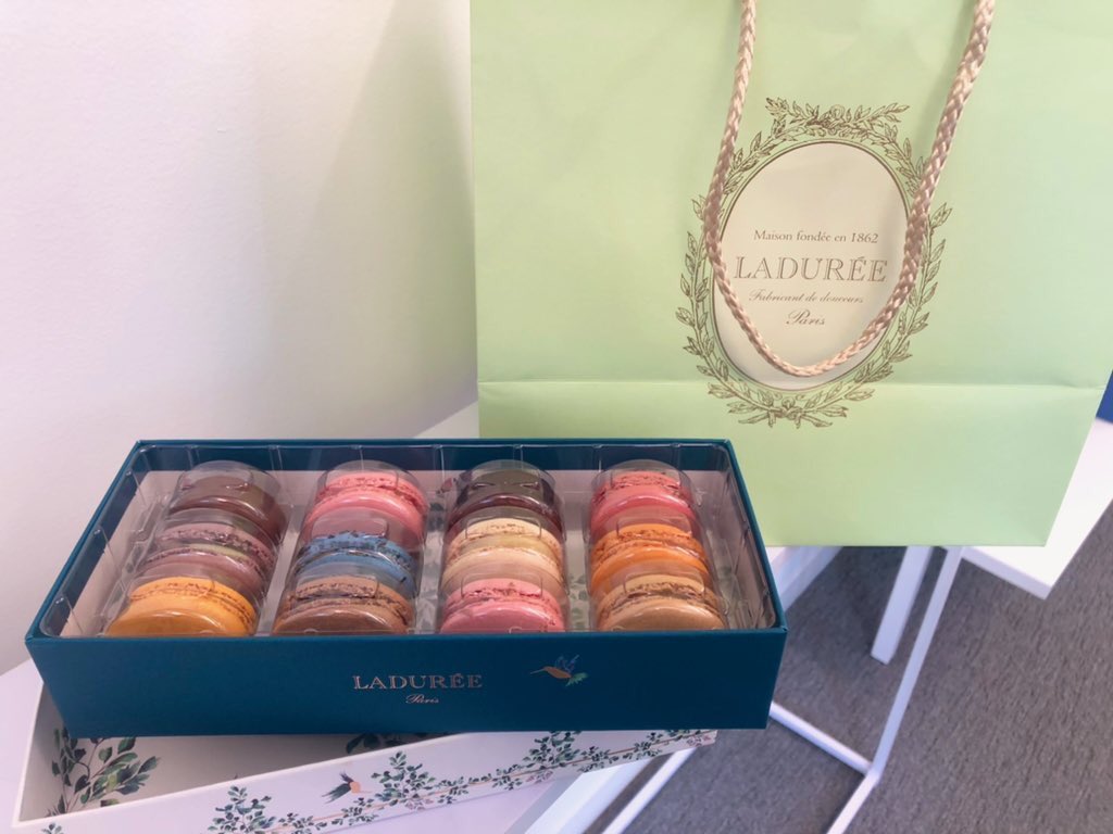 LindsayPInNYC's tweet photo. Best kind of surprise delivery. ❤️❤️ https://t.co/xDH1n7hV1E