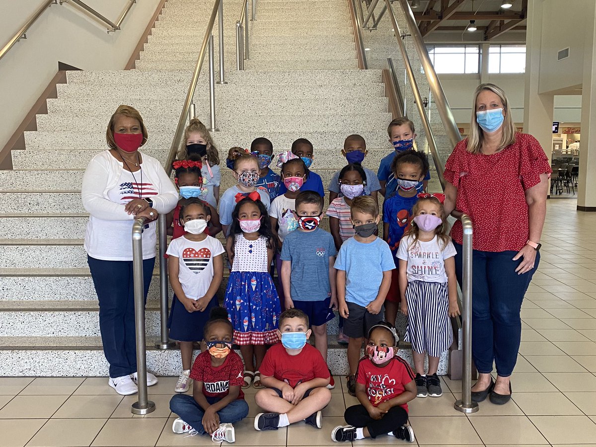 Middlebrooks24's tweet image. NCCA PreK S’s wearing something Red, White, and Blue in honor of the 20th anniversary of Sept 11th🇺🇸. #myncca