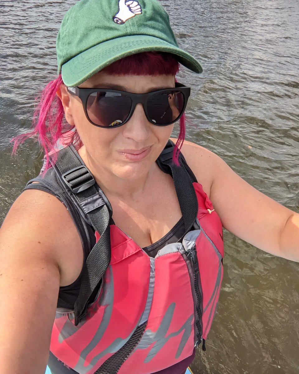 JessBandit's tweet image. On the water while I still can💙
#SUP #friyay #paddleboardadventures