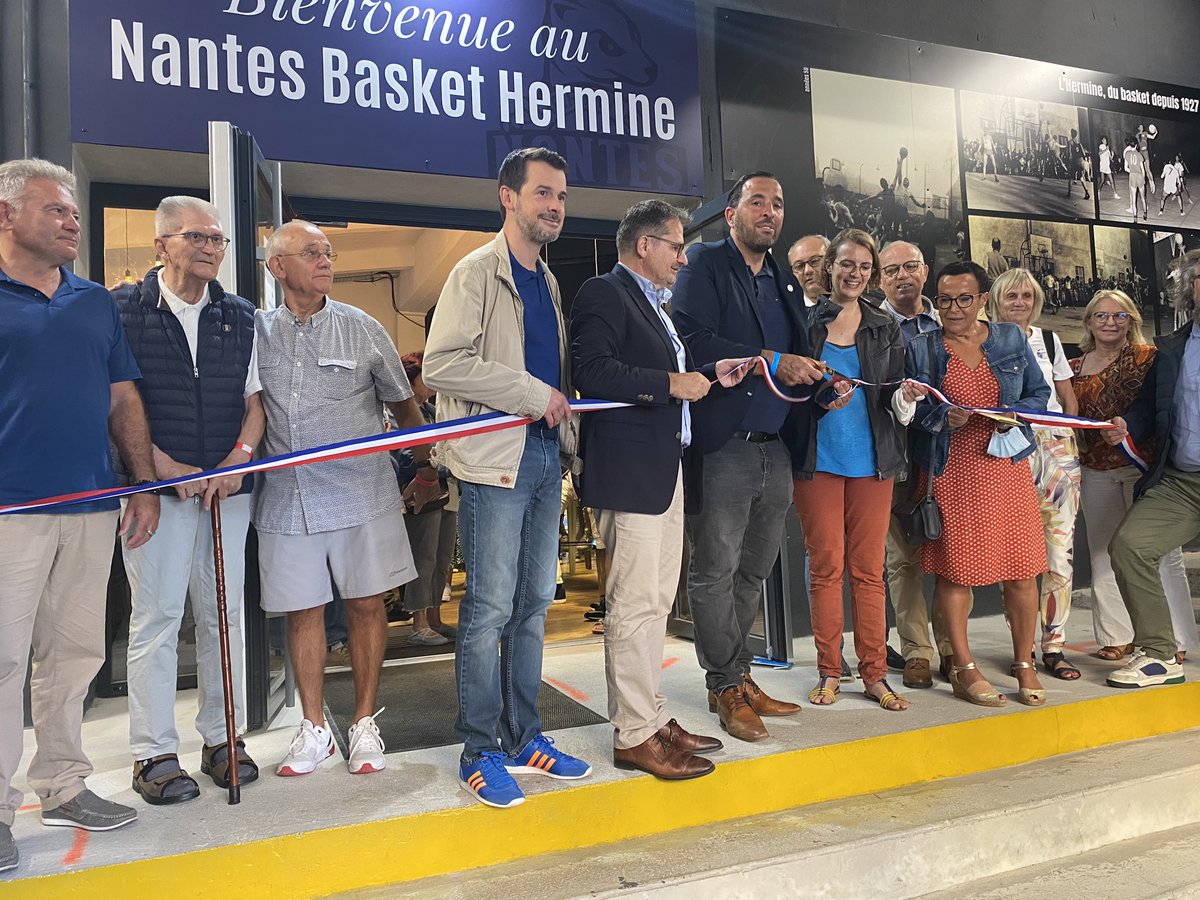 Joyeux anniversaire <a href="/BasketHermine/">Nantes Basket Hermine</a> ! 130 ans de sport Butte Sainte-Anne, dont 94 de #basketball ! Des espaces de convivialité et une salle de musculation refaits à neuf ! Bravo à tous les bénévoles et à l'équipe conduite par <a href="/FabriceMichot/">fabrice Michot</a> !