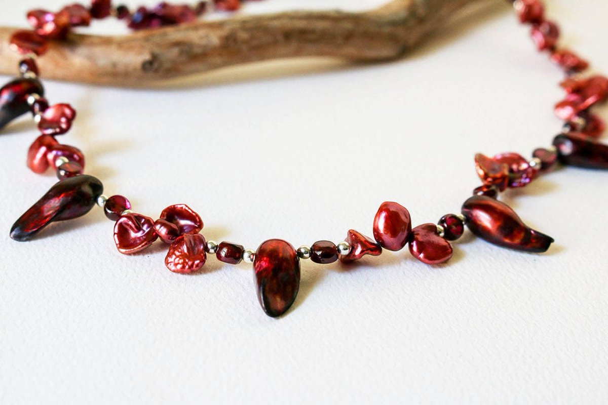 capcitycrafts's tweet photo. Garnet and Pearl Necklace Cranberry Red Necklace Garnet Boho Choker Garnet Color Jewelry Gift for Woman https://t.co/hLWchfz9CU #silver_jewelry #handmadeinUSA #handmadegifts #CranberryRed https://t.co/erzJ9BfXZg