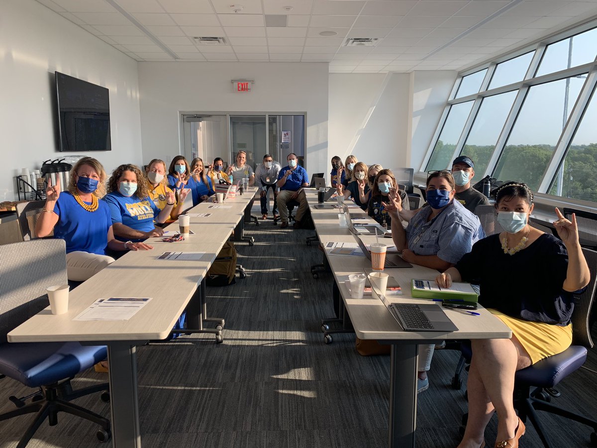 Early morning Principal/ Director meeting in our beautiful new community room at Harry B. Orem stadium! My team is strong, courageous, resilient and true champions for <a href="/AHISD/">Alamo Heights ISD</a> students and staff! Blessed by their service! 💙💛