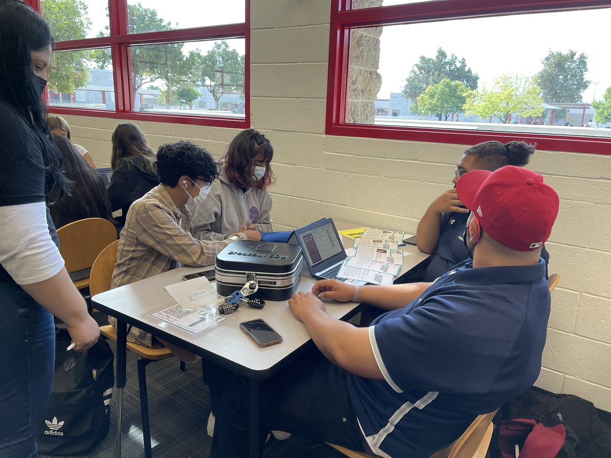 colonylibrary's tweet image. Avid Fun Friday breakout today ⏰ 💻 📄  #InCOHSLibrary