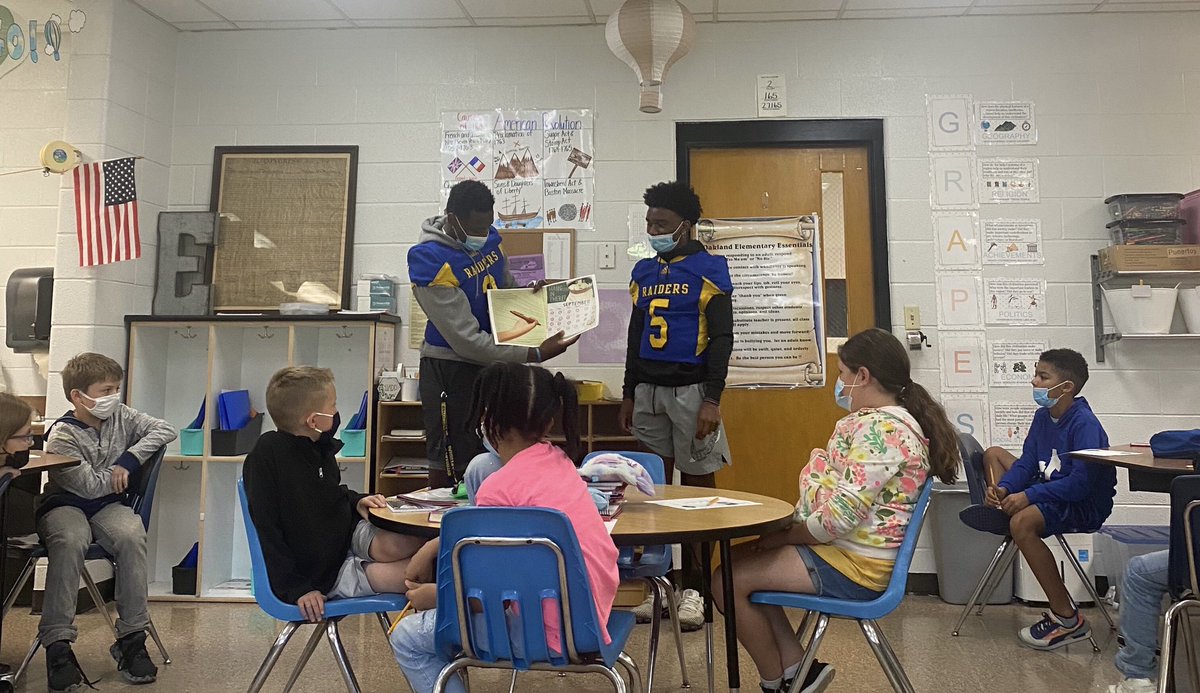 Oakland Elementary (@oescards) on Twitter photo Thank you WEHS Football for having some of your players come to Oakland today to read to our students! Go Raiders 💙💛<a href="/WEHSRaiders/">Warren East High School</a> Thank you WEHS Football for having some of your players come to Oakland today to read to our students! Go Raiders 💙💛<a href="/WEHSRaiders/">Warren East High School</a>