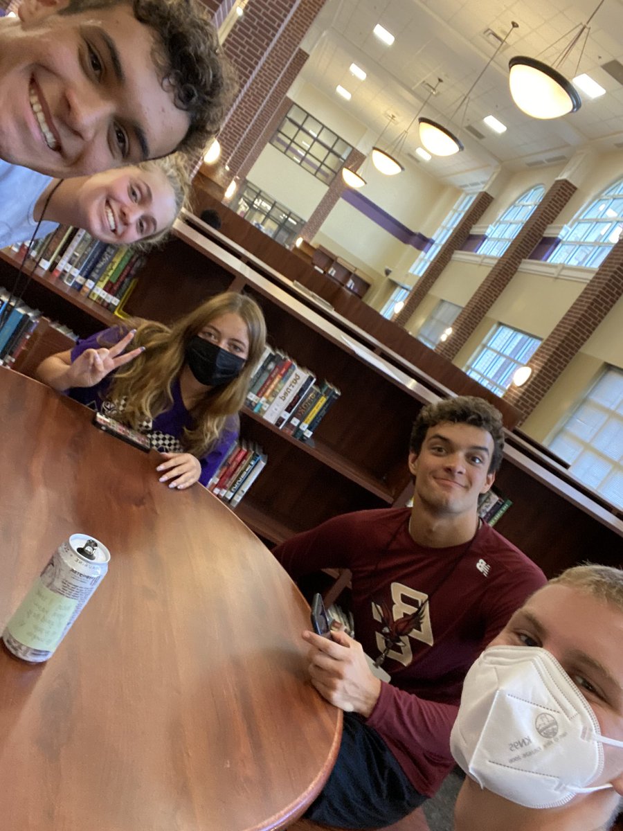 ryjoja's tweet image. back in the library with h my favvorite seminar besties 🥰 #seminarphotoshoot #libraryparty #literallyfallingasleep #xoxogossipryan #onlyonemoreclass #ready2goHOME