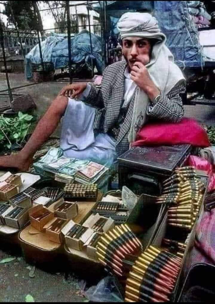 #अफगानिस्तान में हालात सामान्य होने लगे 
दुकानदारों ने दुकान लगाना शुरू किया !! 😎😉