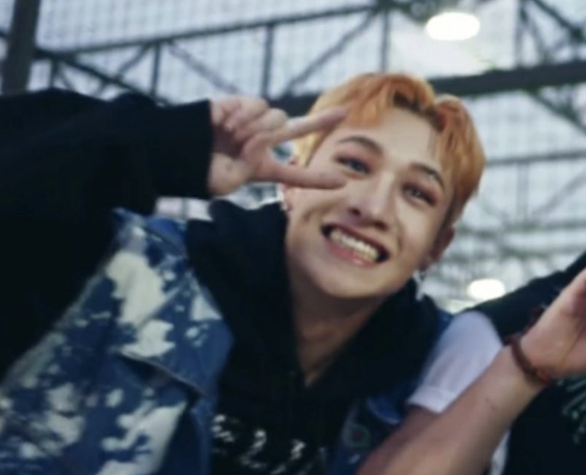 beyondyasmin's tweet image. don’t you love it when bang chan goes “cheese😆✌🏼”