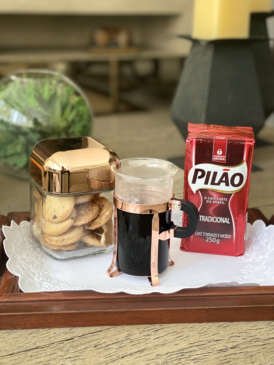 LOARIAS's tweet image. Disfrutando del día, disfrutando de la merienda, disfrutando de Pilao, el mejor aroma y el mejor Café del Brasil ☕🇧🇷🇵🇾 @Arcoiris_Py 

#arcoirispy #cafépilão #merienda #luxury