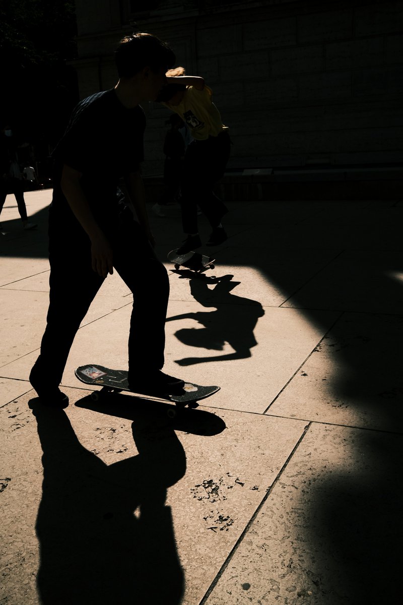 Darjami3's tweet photo. Shadows

#womenstreetphotographer #streetphotography #throughherlens #fujifilm_xseries #fujix100v #Lyon #blackandwhitestreet #lyonstreets #shadows https://t.co/pmiih2QQpE