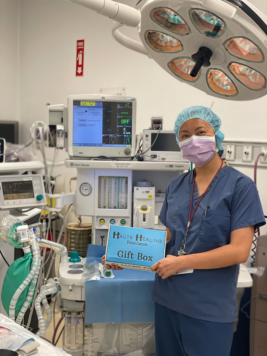 Special shout out to Orthopedic Trauma Surgeon Dr.Liu, who requested a Haute Healing Foundation Gift Box for her pediatric patient! #hautehealingfoundation #styleheals #medtwitter #MedLasso