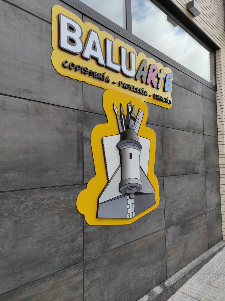 CopisteBaluarte's tweet image. Empieza el cole, y empieza una nueva etapa para #Baluarte.💪
Nuevas instalaciones, nuevos horizontes y mucha mucha ilusión. 👏
Nos hemos trasladado justo frente al IES Bárbara de Braganza (Medalla de Extremadura 2021)😉
Os esperamos