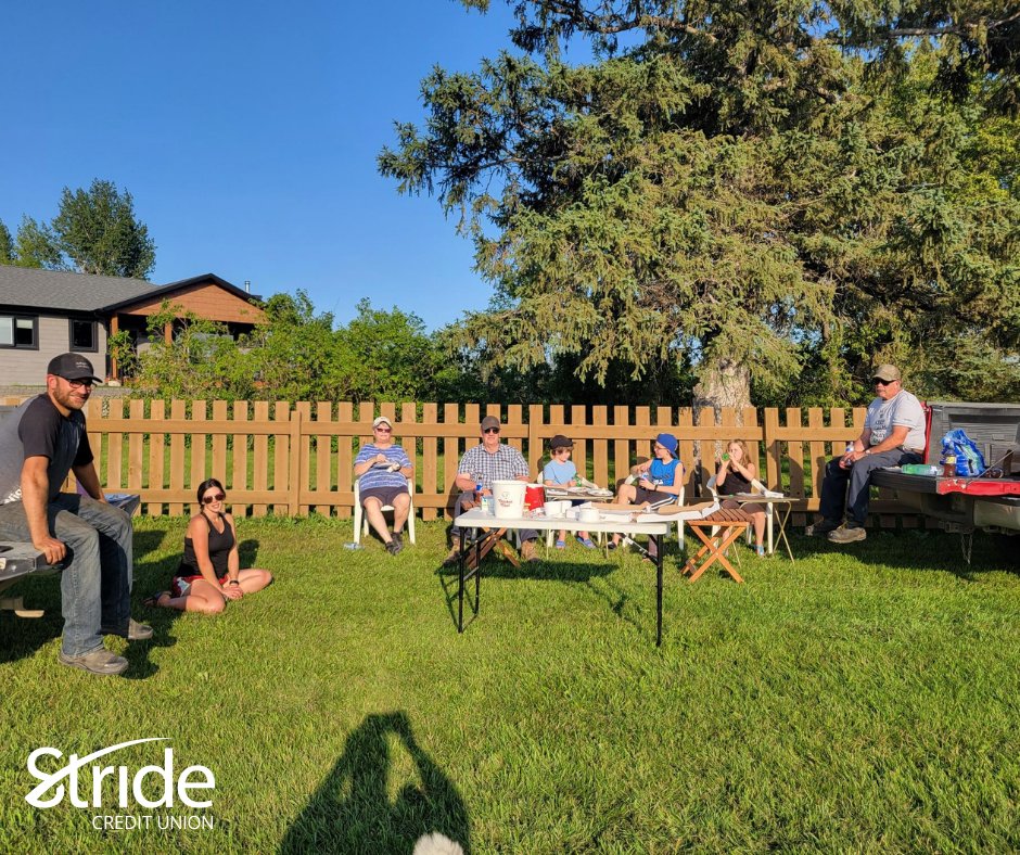 Meals in the field is back! We spent some time with the Newton family from Neepawa as they took a break from combining canola. Stride is proud to support our local producers.
#StrideCU #herewegrow #mealsinthefield