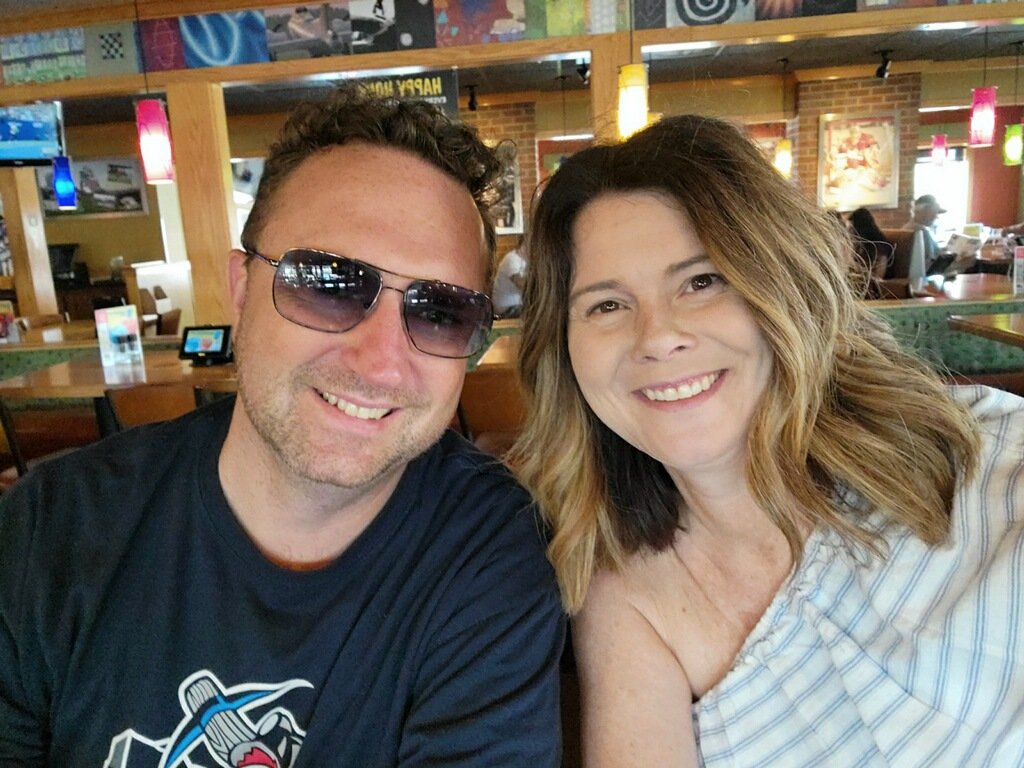 poschpounder's tweet photo. We are Fancy Like....Enjoying a day date at @Applebees! https://t.co/FCJVSFxtt8