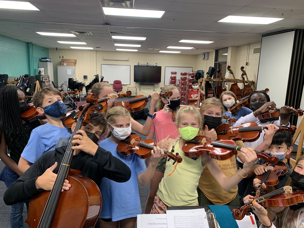 cardinalstrings's tweet image. These sixth grade kids. My heart. I love ending my day with them! #itsworthit #cheezitdontsqueezeit