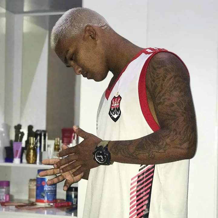 Nevoou morenoou❄️💎🖤