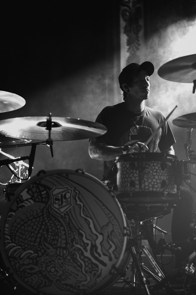 twentyonepilots's tweet image. we played a small show in columbus this week and now we are in new york to visit the @MTV @vmas. that happens sunday on television.