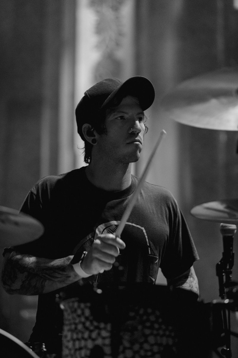 twentyonepilots's tweet image. we played a small show in columbus this week and now we are in new york to visit the @MTV @vmas. that happens sunday on television.