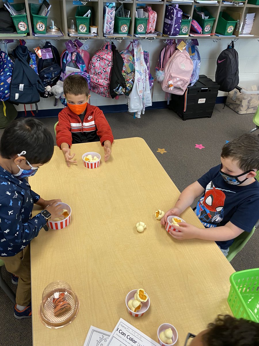 MsLebling's tweet photo. We loved our fall centers this week! We practiced identifying letters on the apple tree and pocket chart, making pies, and counting kettle corn.#lebling117 @KyleRWilsonES https://t.co/cmBVL06KE2