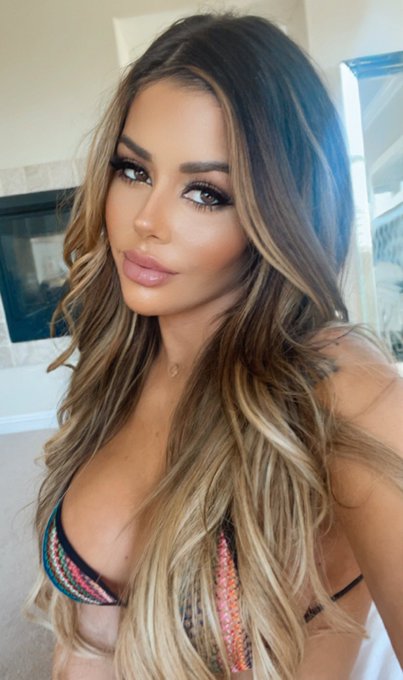 From a 1-10 how angelic do I look? 👼🏽 https://t.co/JkM1avz5V4