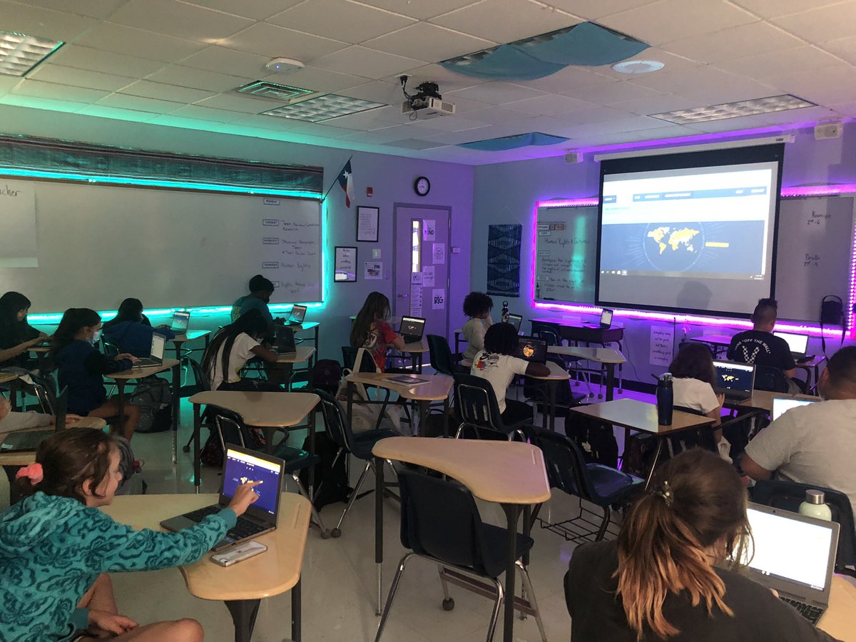MDRabatin's tweet photo. Today students compared the rights Americans have to citizens of other countries around the world using @ConstitutionCtr interactive map. They had lots of great questions and conversations. @Fossil_Hill https://t.co/ei1nNW6A8P