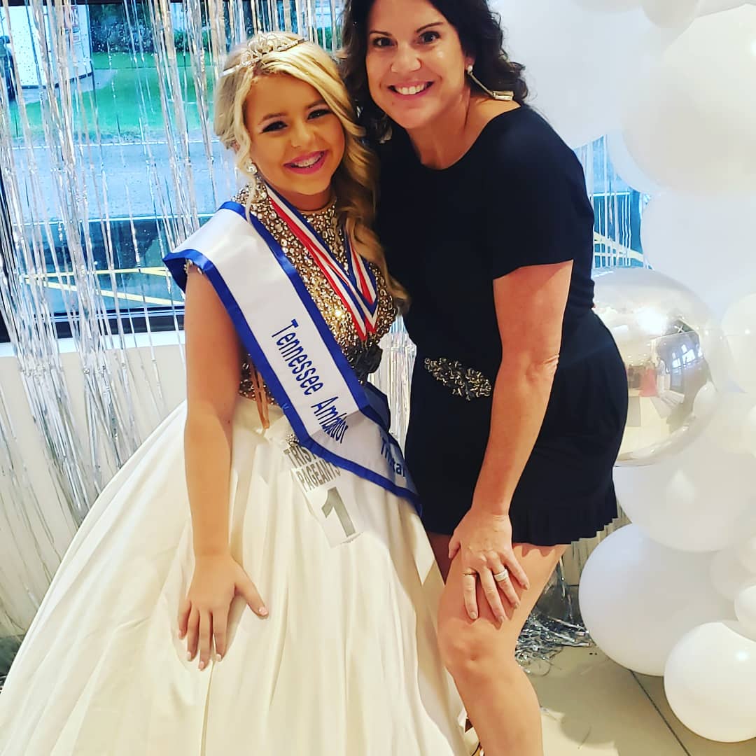 Pageant Days are my favorite.
Congratulations to this amazing young lady in her first Big Girl pageant!!! 👑