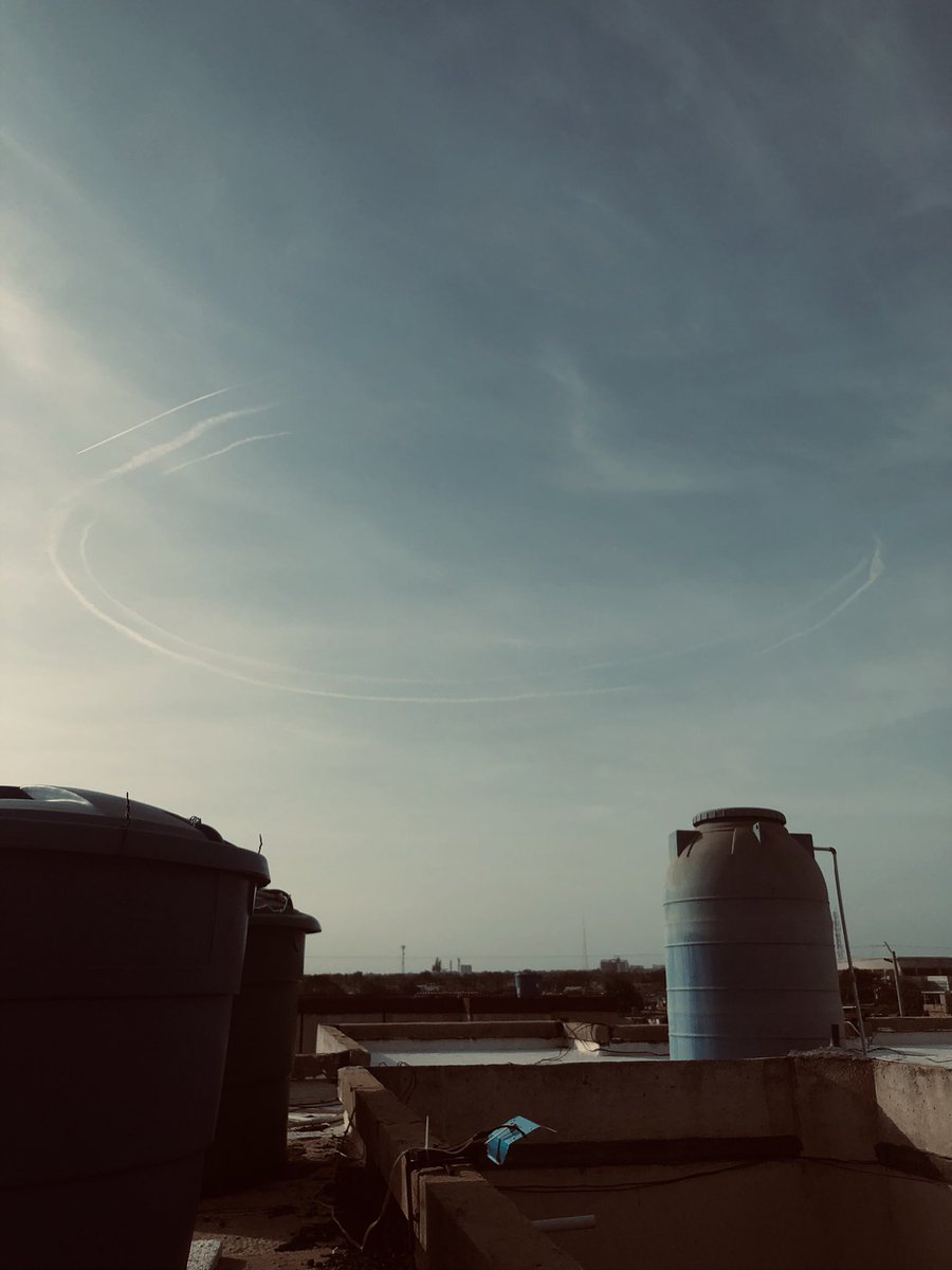 BomberoAbraham's tweet photo. @AeropuertoZulia  buenas tarde acabo de ver esto en n los cielos de el municipio San Francisco el avío dio 3 vueltas y después siguió su rumbo pero quisiera saber por qué estaba haciendo eso bueno si me pueden informar gracias https://t.co/1AHTAX6NIG