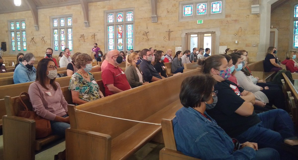 SmsgCrusaders's tweet photo. Teachers of the West Deanery Unified Catholic Schools engaged in the celebration of the Mass, Eucharistic adoration, reflection, and fellowship at today's staff retreat. @CRHS_Indy @SmsgCrusaders @stanthonyindy @ArchIndySuptDis https://t.co/C0RrrxbIl3
