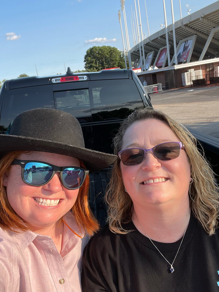 Tailgating at <a href="/PNCArena/">lcnc</a> waiting for <a href="/AshleyMcBryde/">Ashley McBryde</a> and <a href="/lukecombs/">Luke Combs 🎤</a>!!