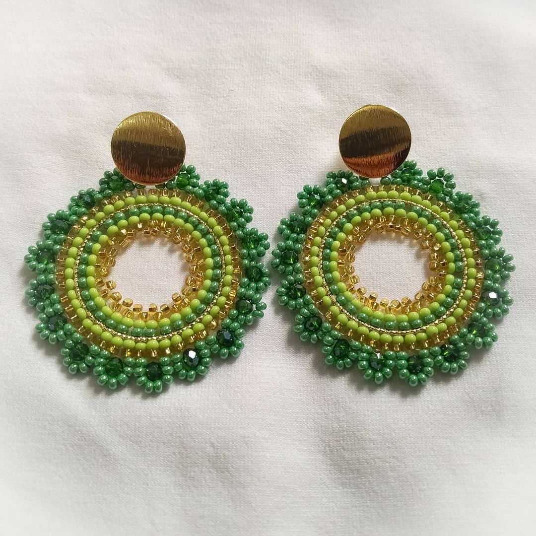 evihechoamano's tweet photo. #aritos circulares en combinación de tonos verdes y dorados.
➡️ Precio: $15. 00
➡️ Consulta disponibilidad por DM o al WhatsApp 6998- 2460
➡️ Personalización de colores disponibles.
#evihechoamano #bisuteria #ElSalvador #emprendedor https://t.co/UOWjqYRdDI