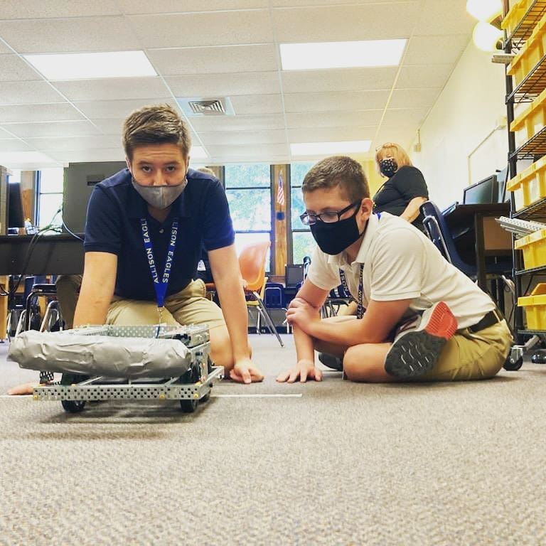 AllisonUSD259's tweet image. Our robotics team is up to their usual shenanigans! 😁🤖 #RoboSquad #DoYouEvenCodeBro #WPSproud